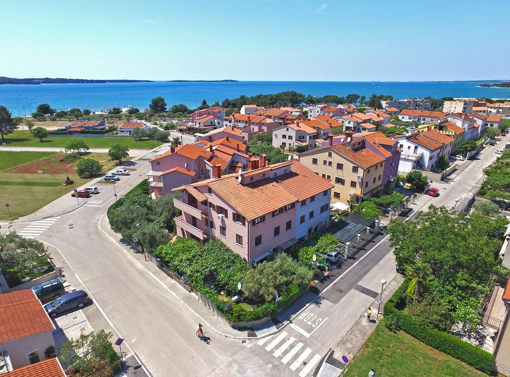 Apartments Mira 1293 Fažana Eksteriør bilde